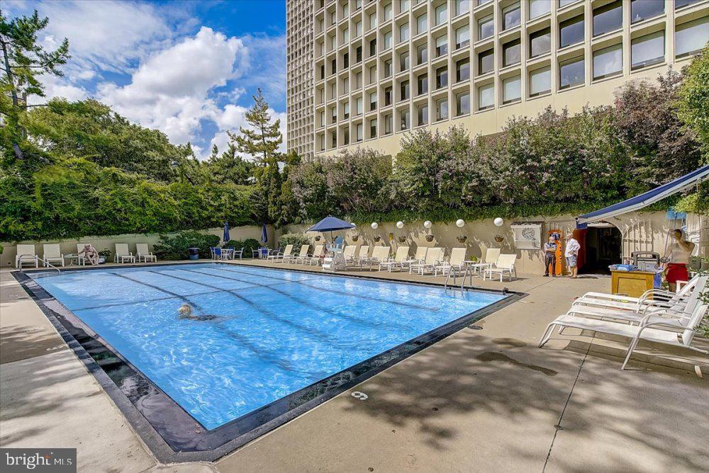 200 Locust Street, Unit 27H Philadelphia, PA 19106 - Photo 17 of 23