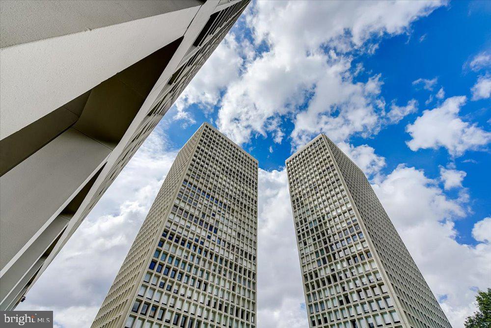 200 Locust Street, Unit 27H Philadelphia, PA 19106 - Photo 22 of 23