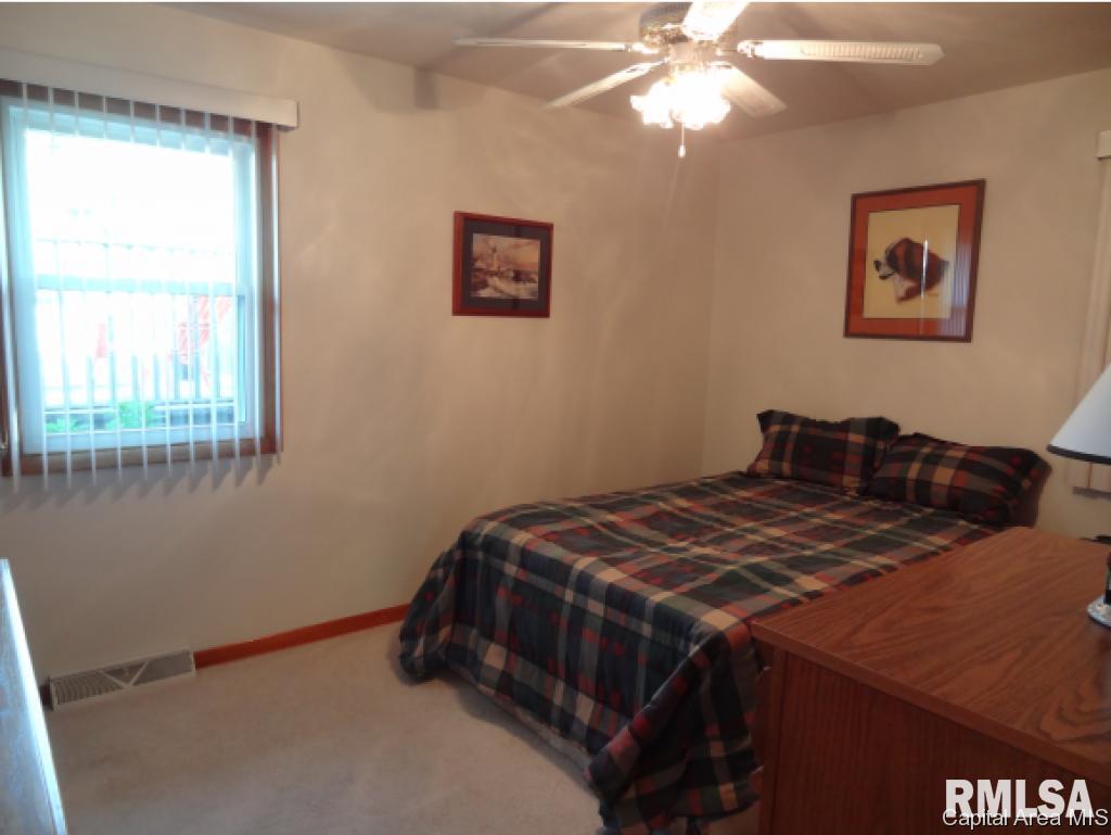 2116 Keokuk Road Springfield, IL 62702 - Photo 8 of 17