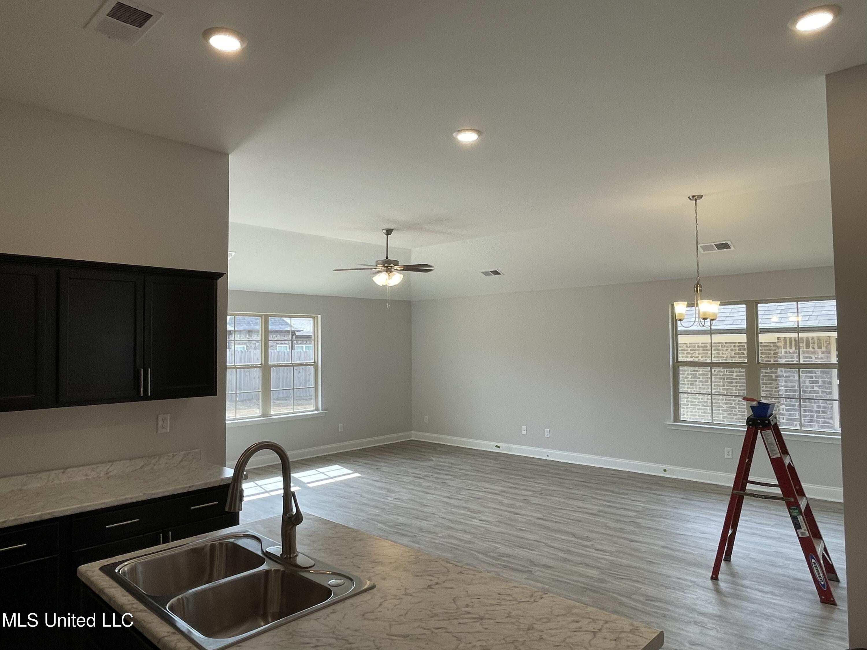 1543 Reece Drive South Southaven, MS 38671 - Photo 5 of 9 D288DE23-FFEF-4310-93AA-D9B8EDCC3623