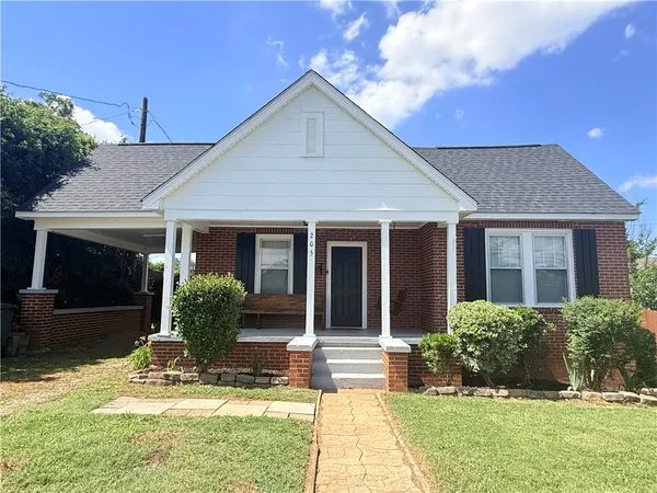 $215,000 | 205 East South 5th Street, Seneca, SC 29678