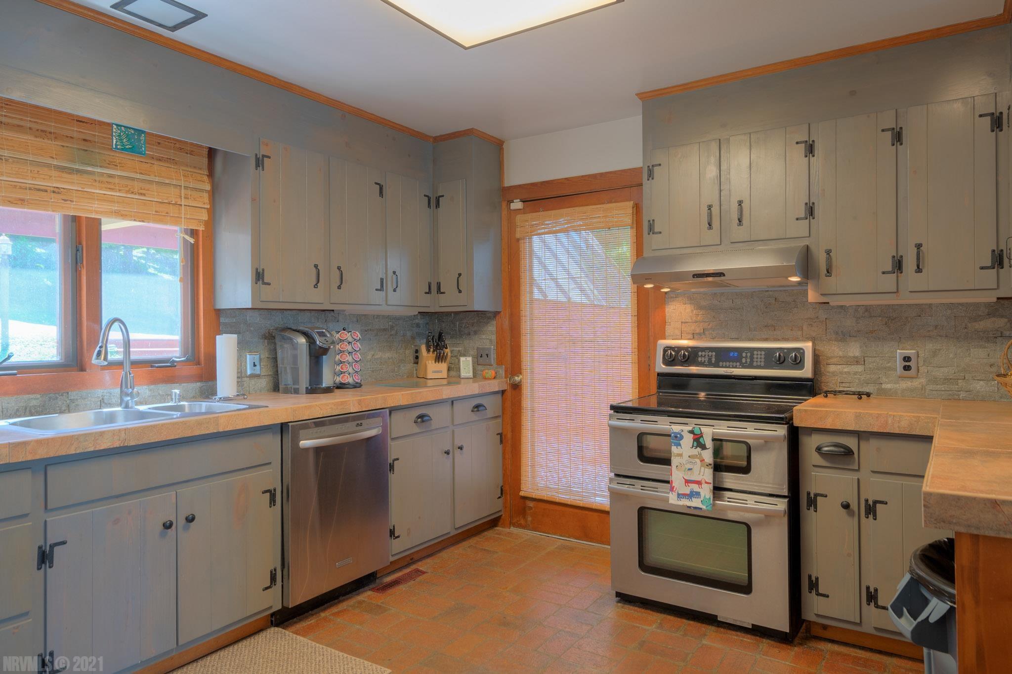 4527 Burma Road Radford, VA 24141 - Photo 12 of 19 Gallery Image 12