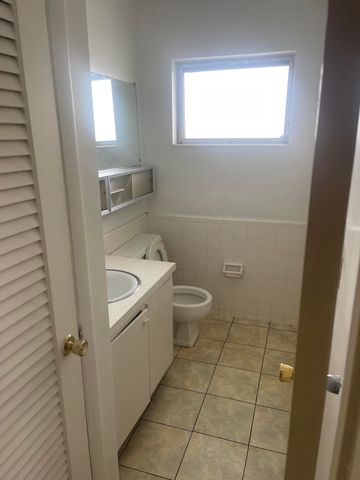 $155,000 | 2110 Northeast 42nd Street, Unit 11B, Lighthouse Point, FL 33064