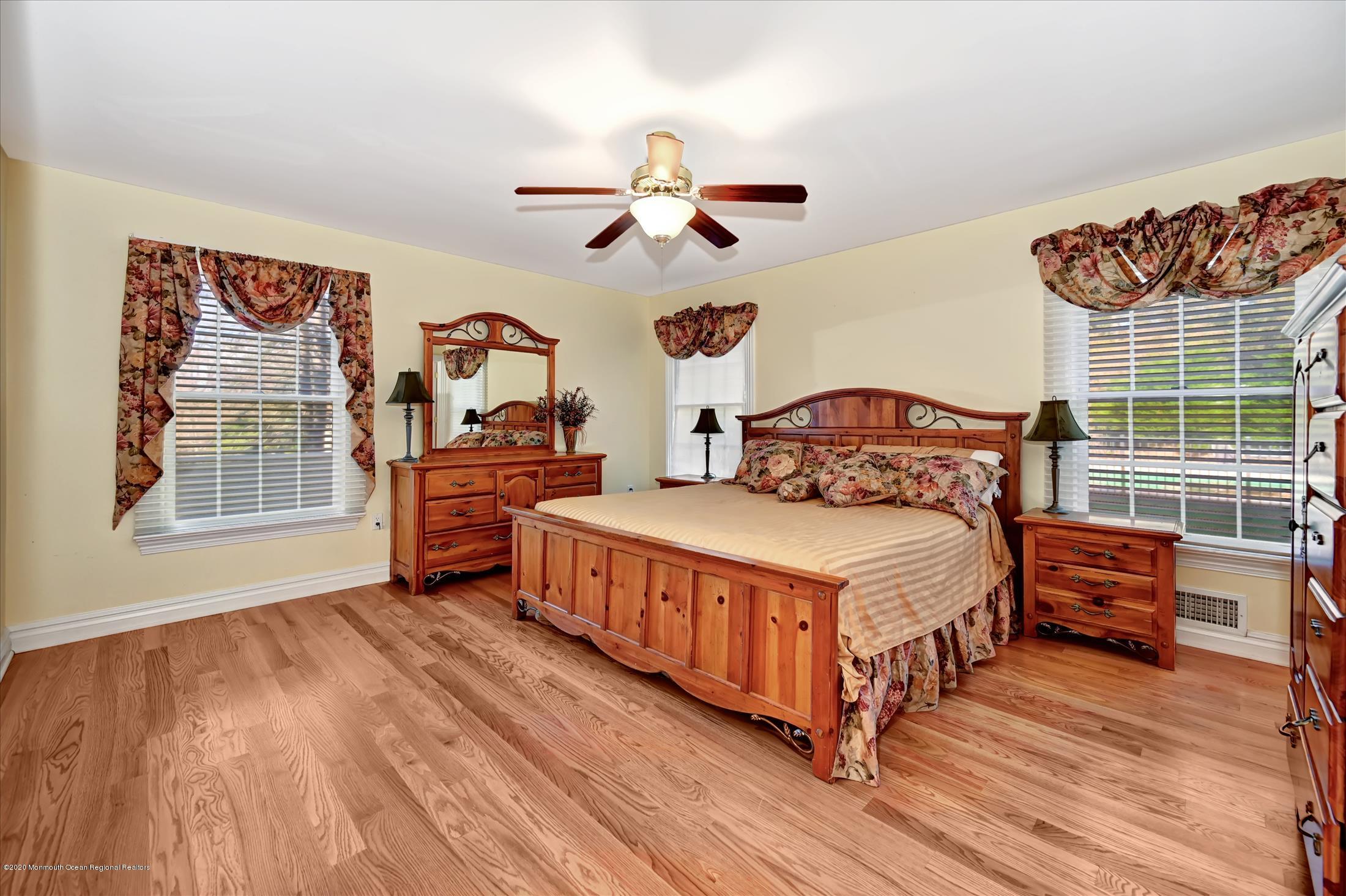 7 Beverly Drive Holmdel, NJ 07733 - Photo 32 of 62 Guest Bedroom