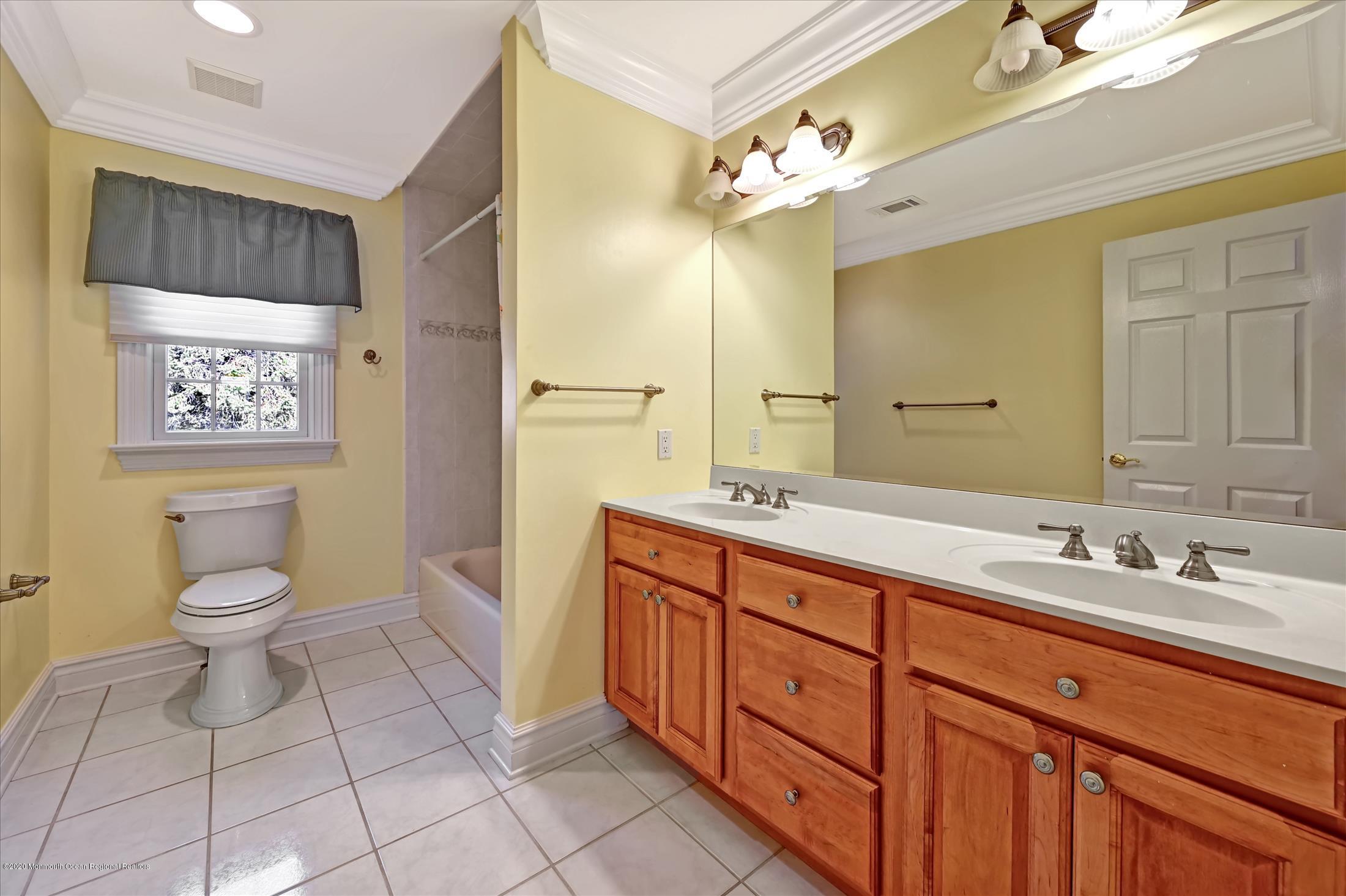 7 Beverly Drive Holmdel, NJ 07733 - Photo 39 of 62 Main Bath