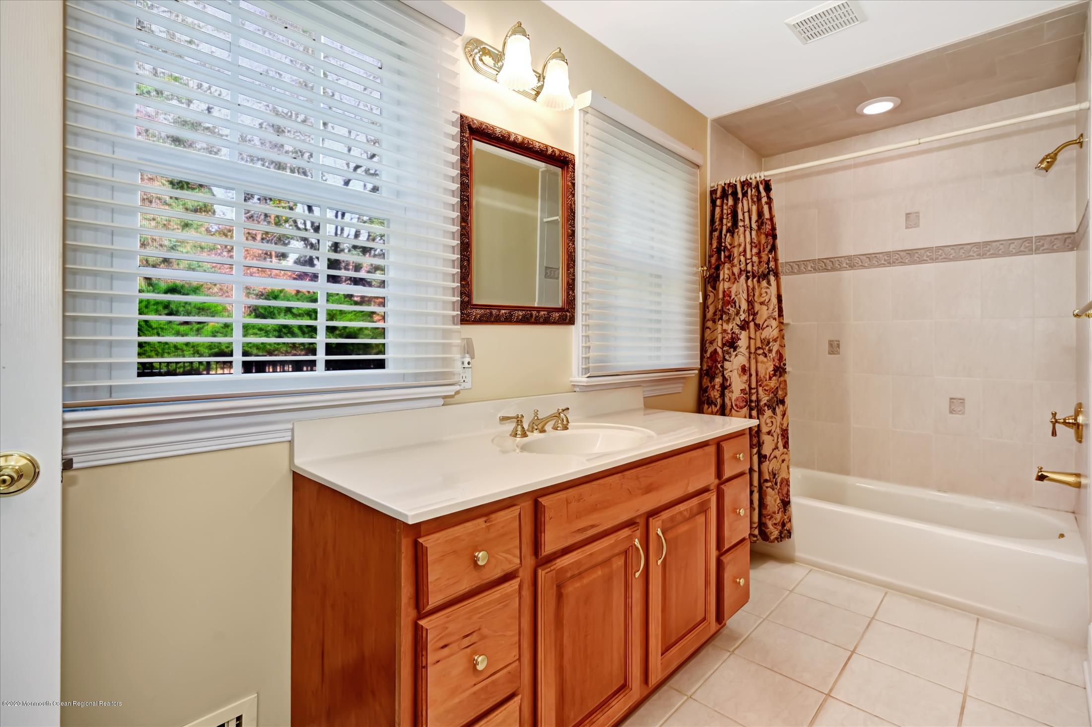 7 Beverly Drive Holmdel, NJ 07733 - Photo 41 of 62 Guest Bath