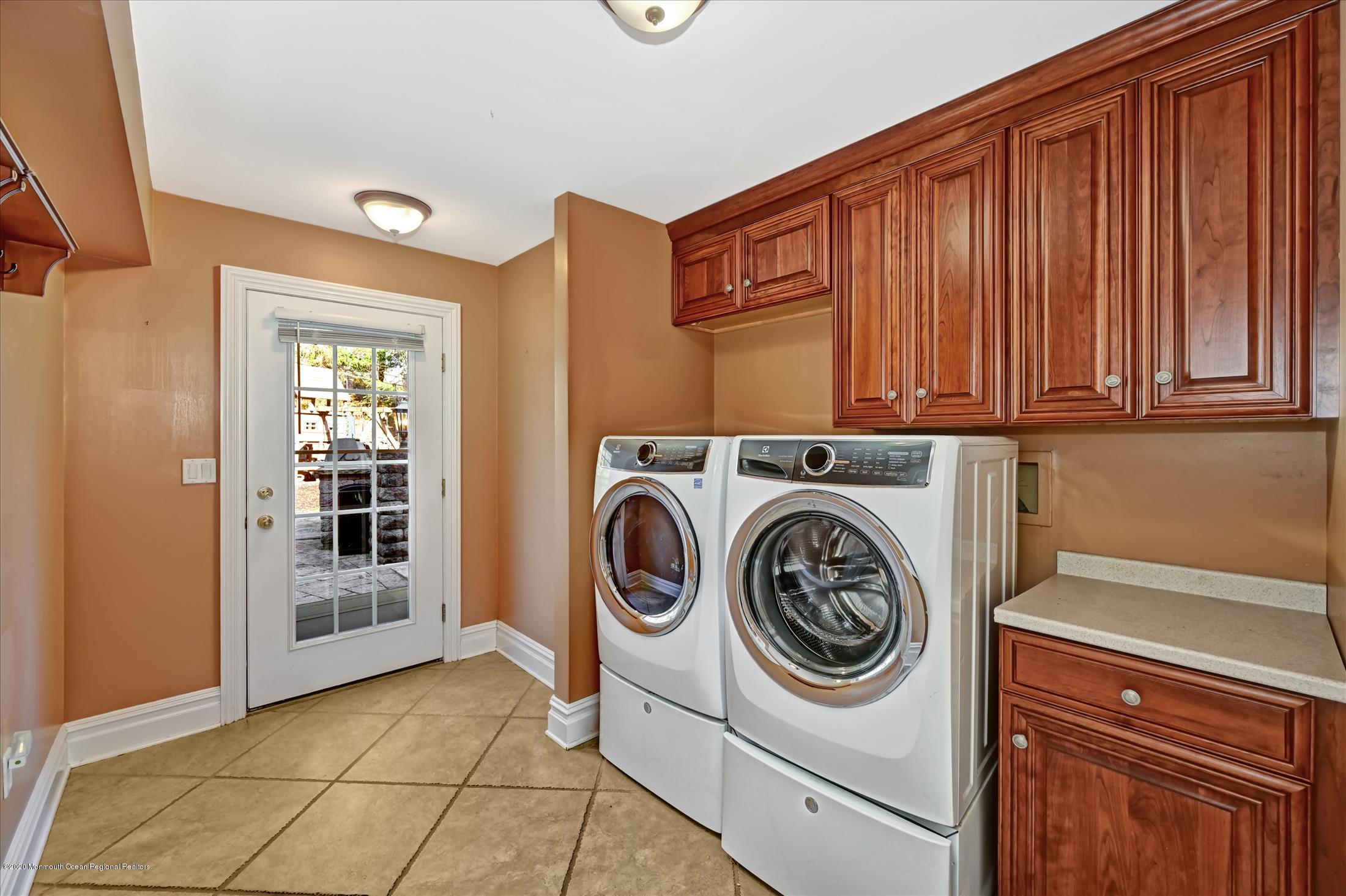 7 Beverly Drive Holmdel, NJ 07733 - Photo 43 of 62 Laundry