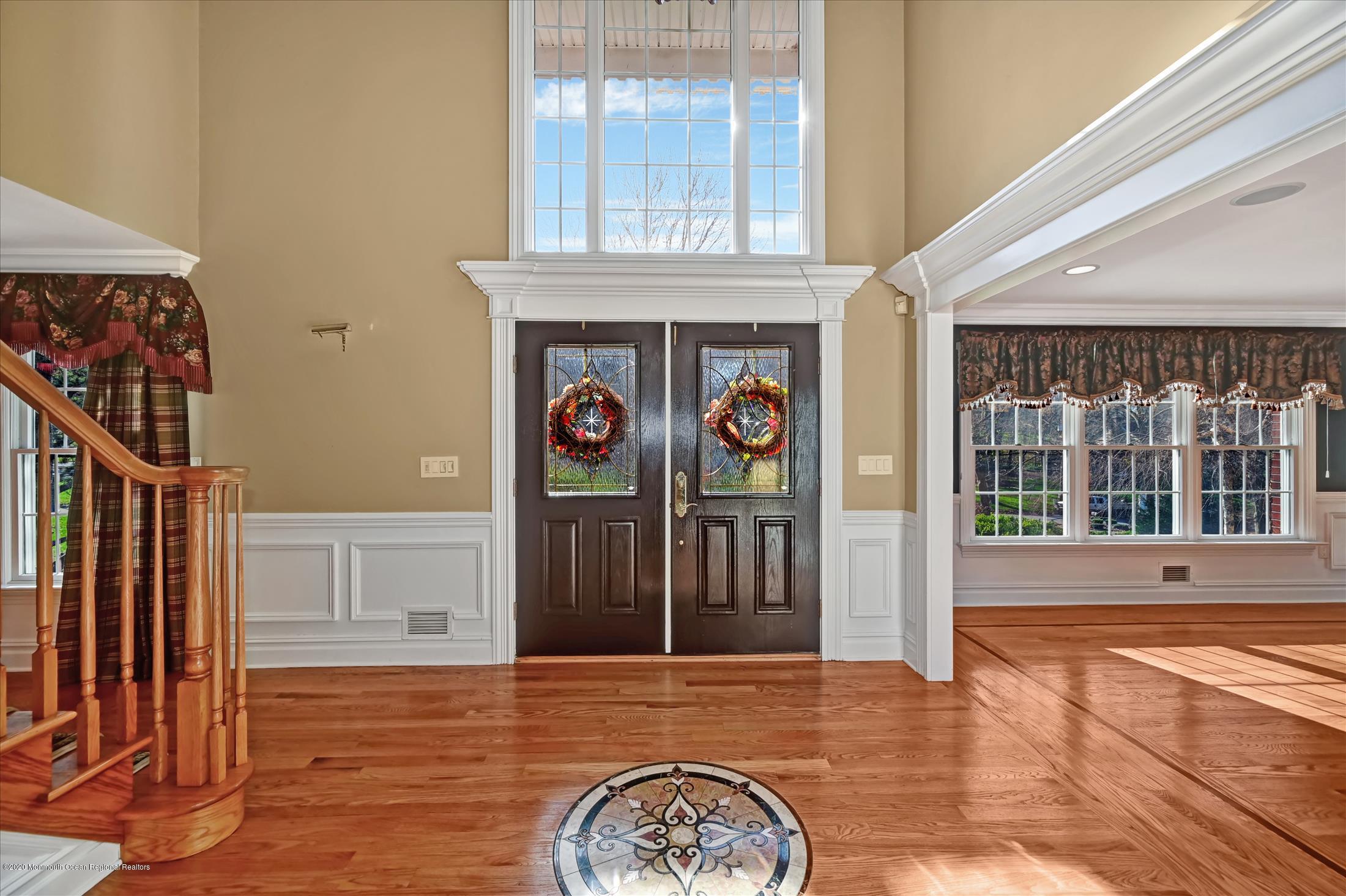 7 Beverly Drive Holmdel, NJ 07733 - Photo 7 of 62 Foyer (2)