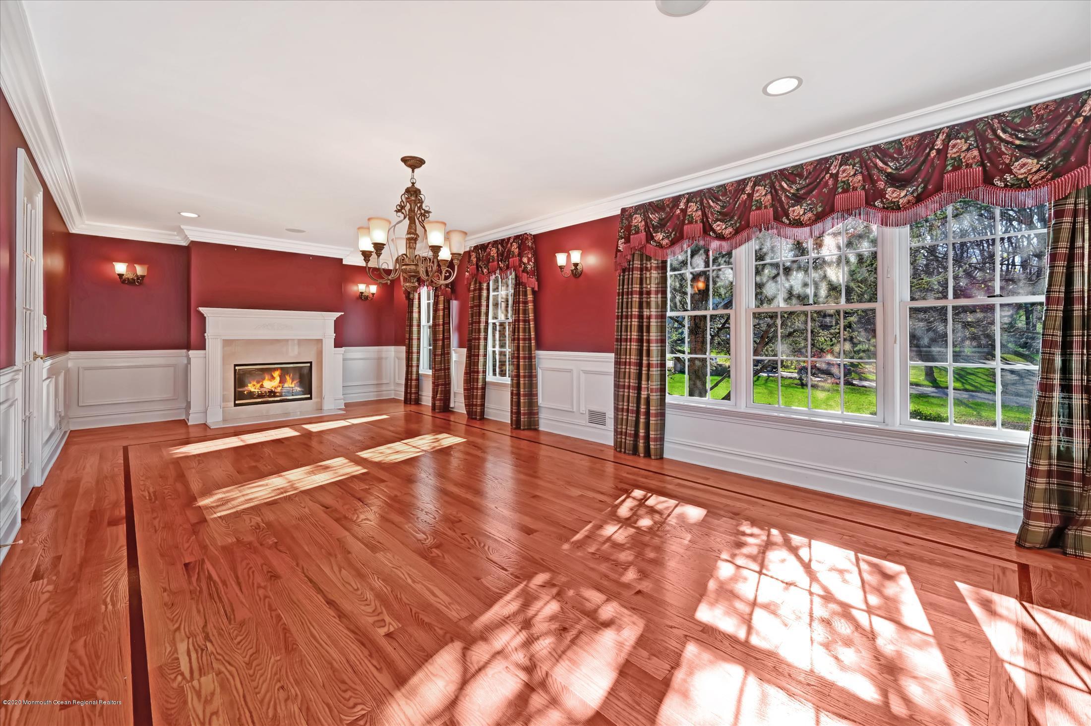 7 Beverly Drive Holmdel, NJ 07733 - Photo 10 of 62 Dining VS
