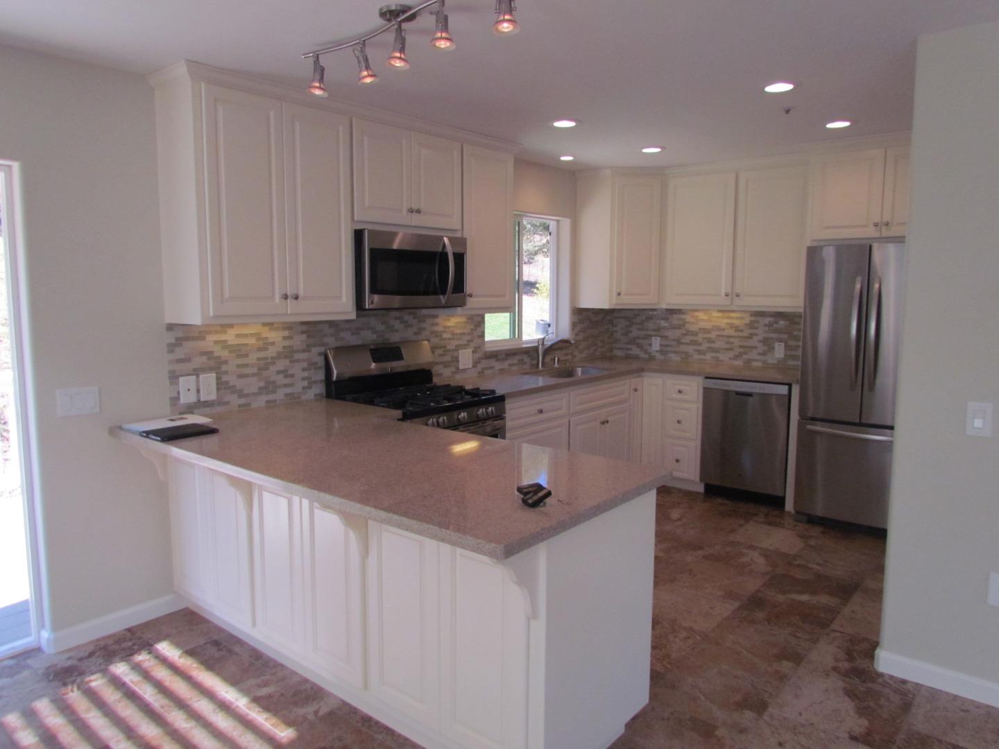 207 Gillette Road Watsonville, CA 95076 - Photo 31 of 38 Gallery Image 31