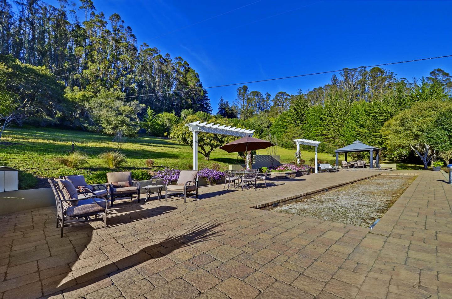 207 Gillette Road Watsonville, CA 95076 - Photo 8 of 38 Gallery Image 8