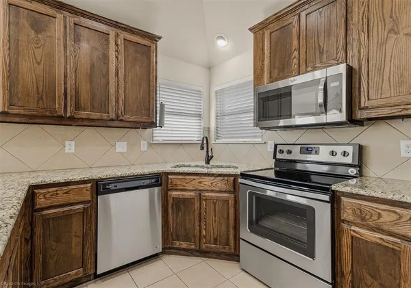 $345,000 | 144 Birdsong Lane, Terrell, TX 75160