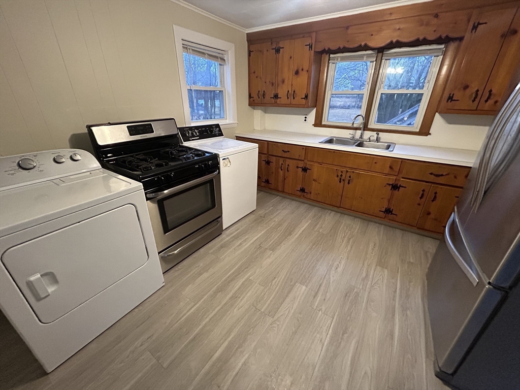 16 East Walnut Street, Unit 1 Milford, MA 01757 - Photo 2 of 13