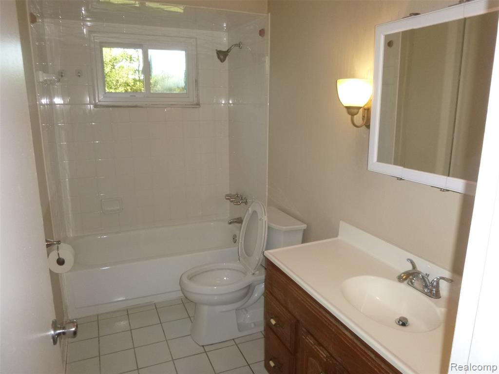 2936 Wisconsin Road Troy, MI 48083 - Photo 14 of 23