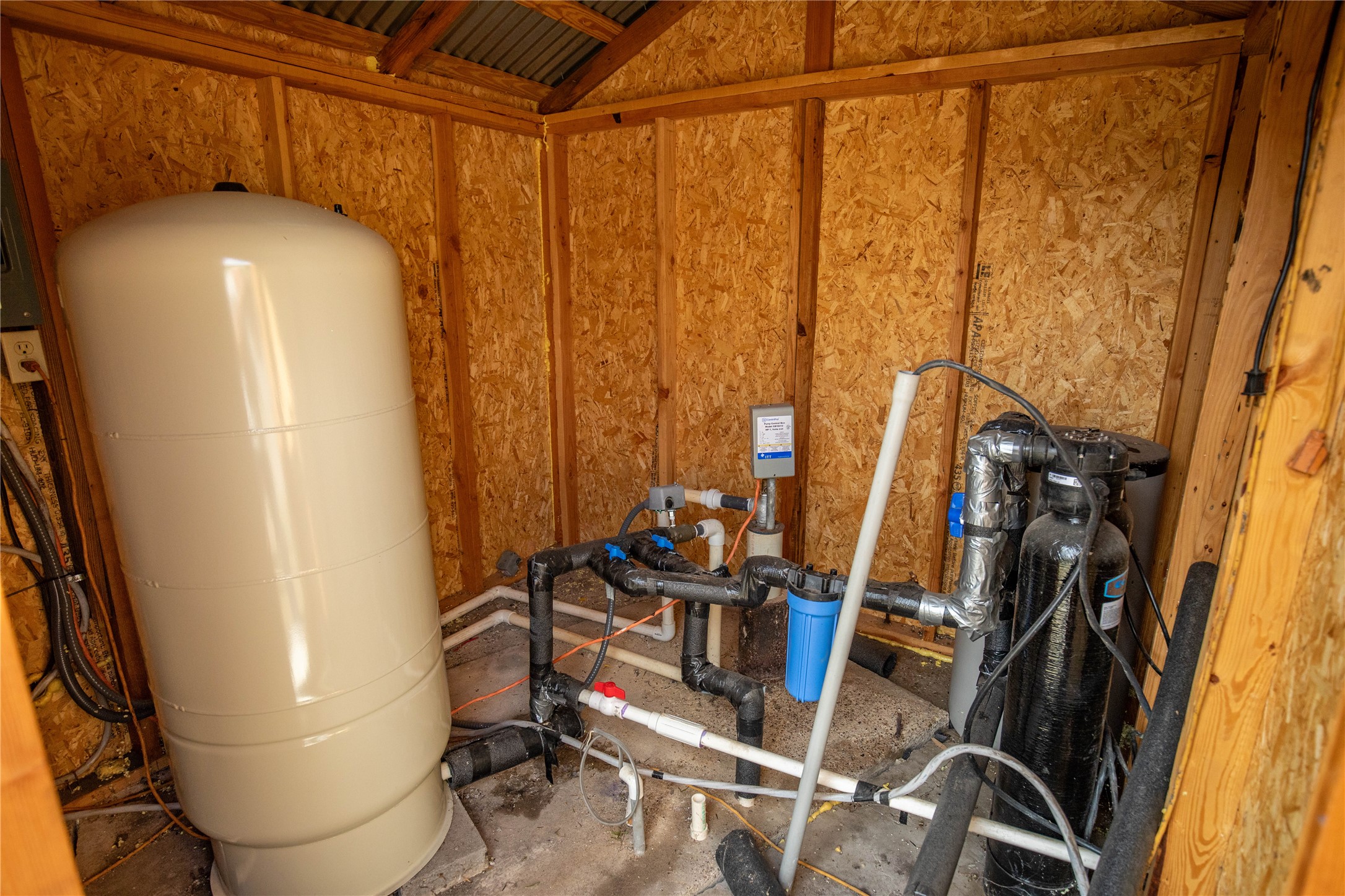 698 Hilbrich Road Westhoff, TX 77994 - Photo 19 of 40 a view of a room with gym equipment