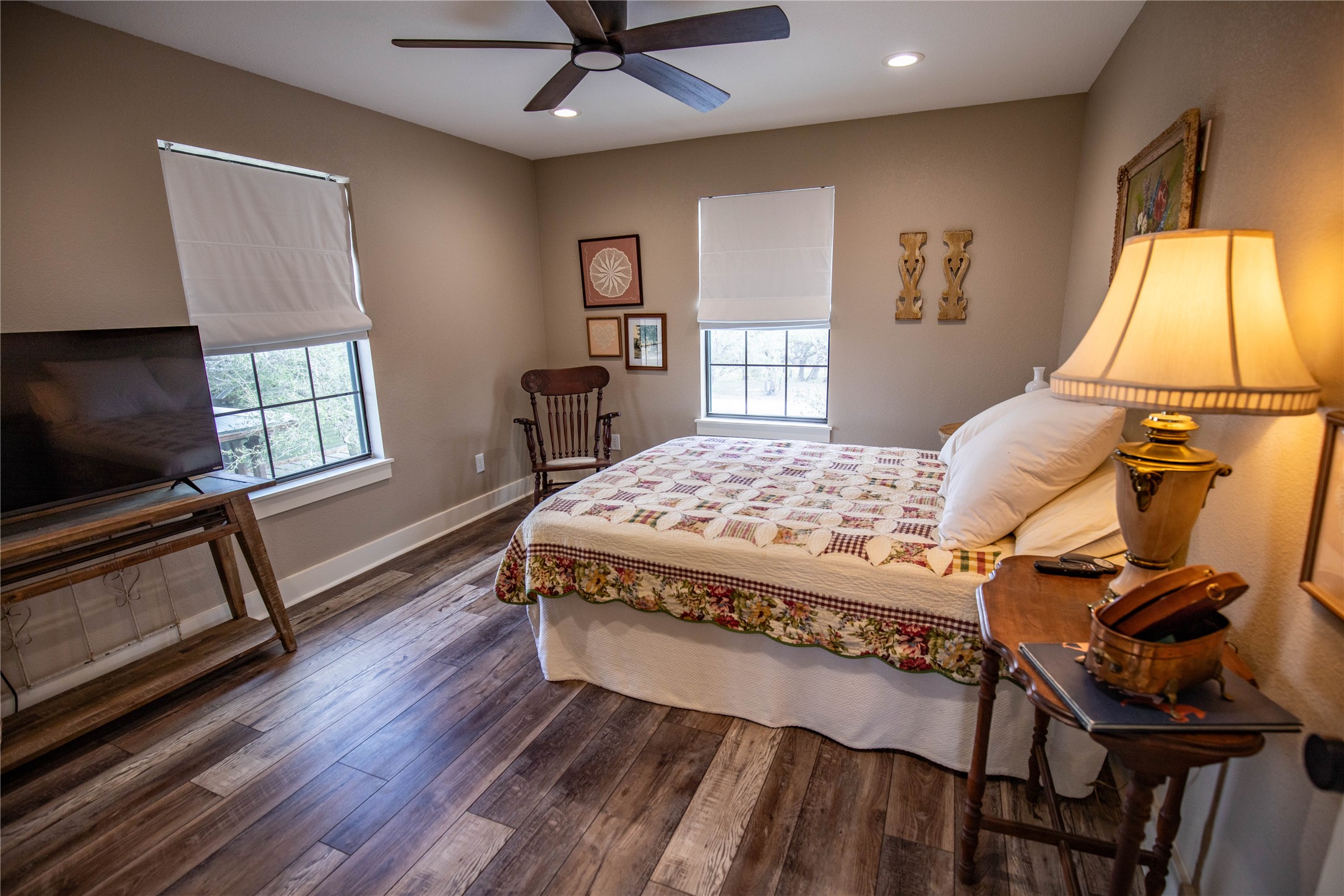 698 Hilbrich Road Westhoff, TX 77994 - Photo 34 of 40 a living room with a bed furniture and a window