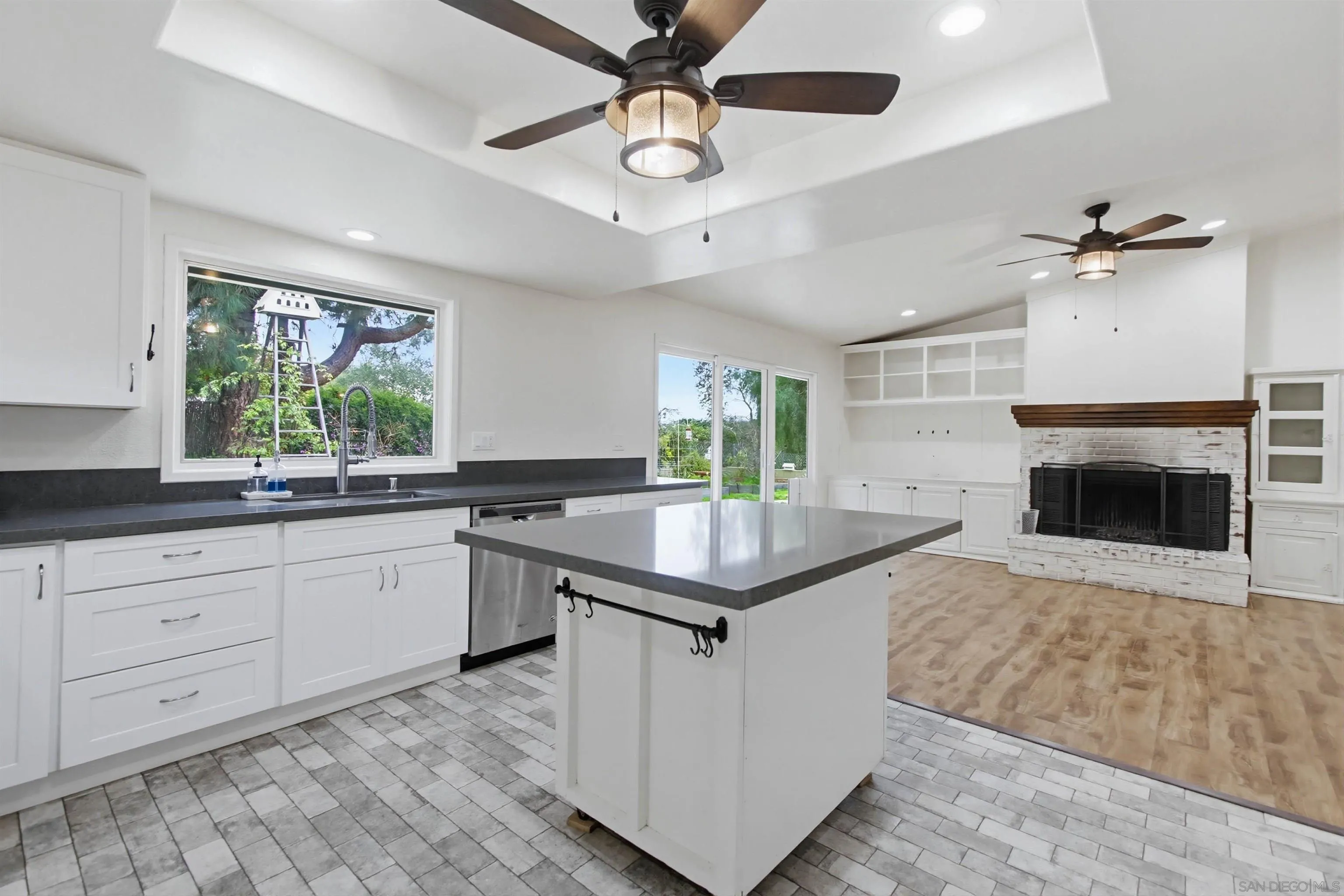 157 Spanish Spur Fallbrook, CA 92028 - Photo 4 of 27