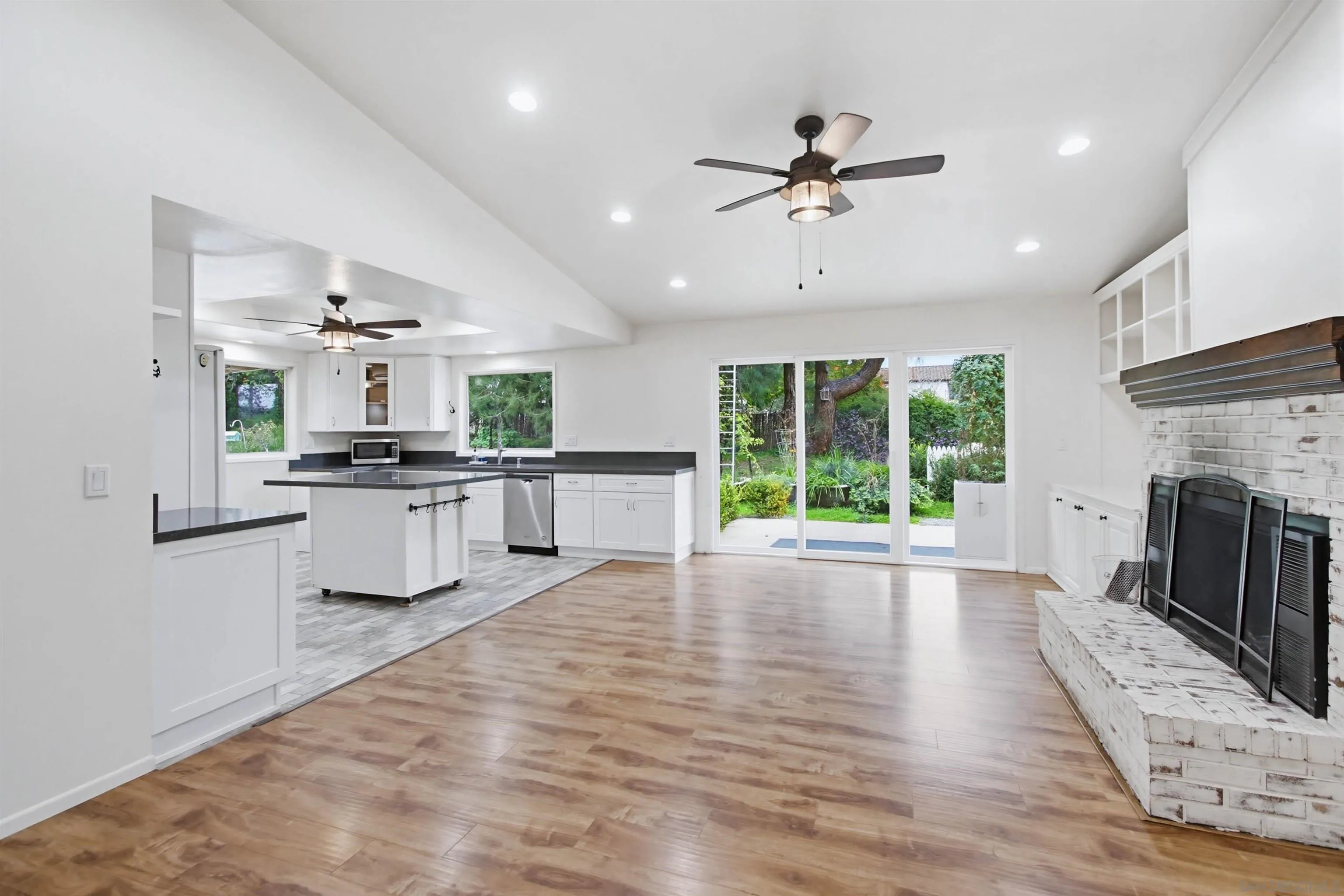 157 Spanish Spur Fallbrook, CA 92028 - Photo 6 of 27