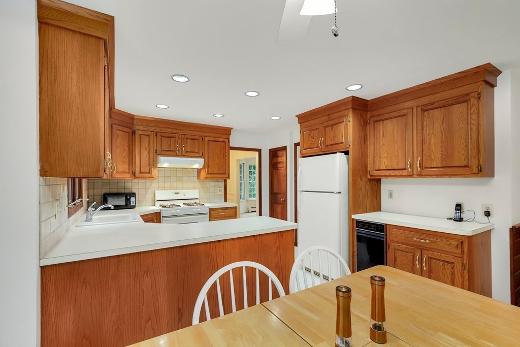 21 Walnut Hill Road Millis, MA 02054 - Photo 16 of 42 Gallery Image 16