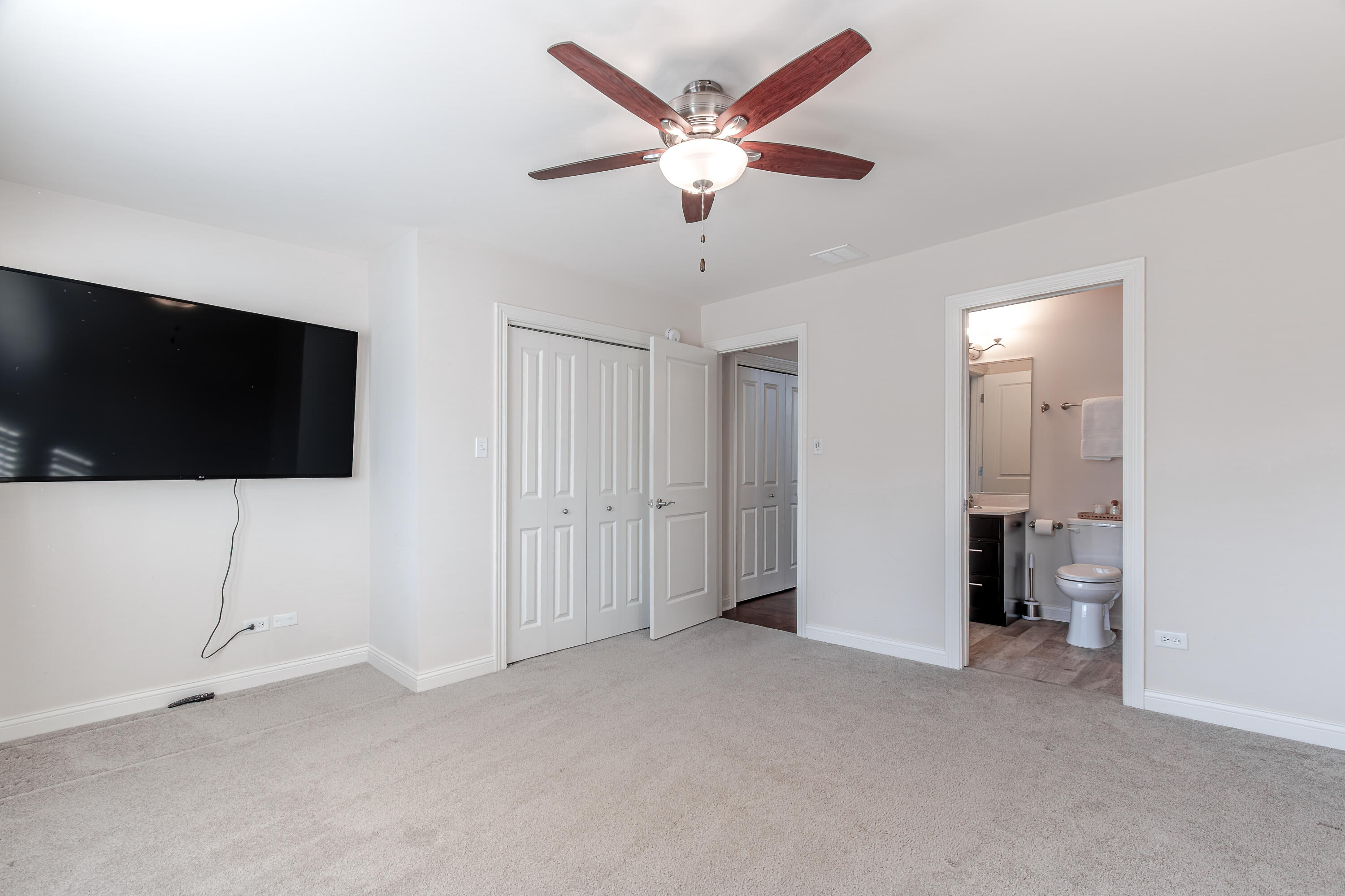 612 Village Point Chesterton, IN 46304 - Photo 13 of 37 3000x1999