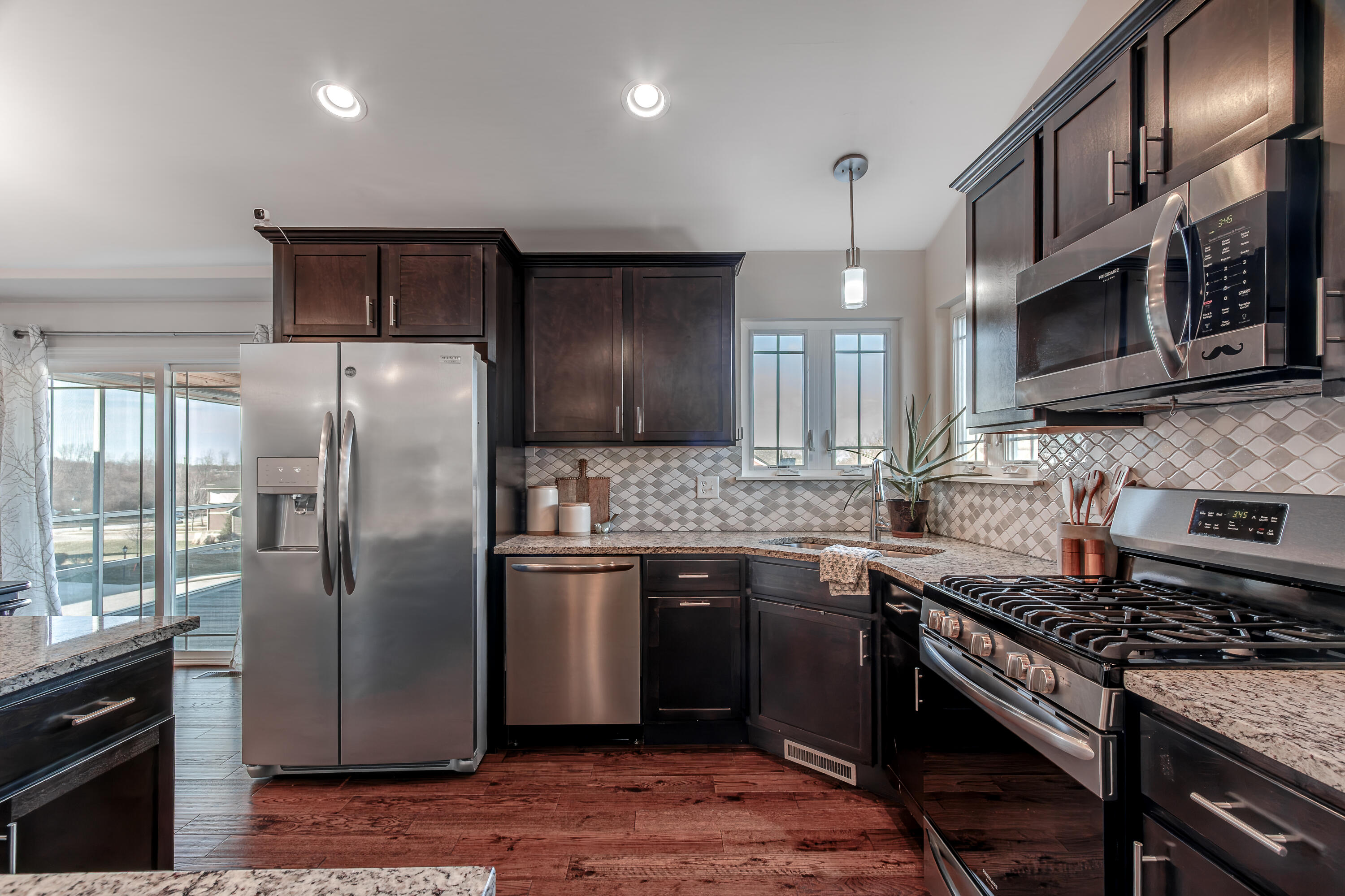 612 Village Point Chesterton, IN 46304 - Photo 6 of 37 3000x1999