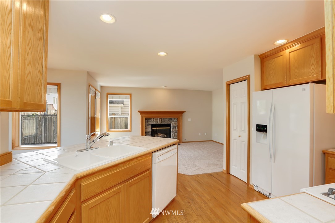 3321 189th Place Southeast Bothell, WA 98012 - Photo 6 of 25