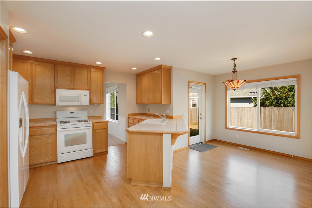 3321 189th Place Southeast Bothell, WA 98012 - Photo 8 of 25
