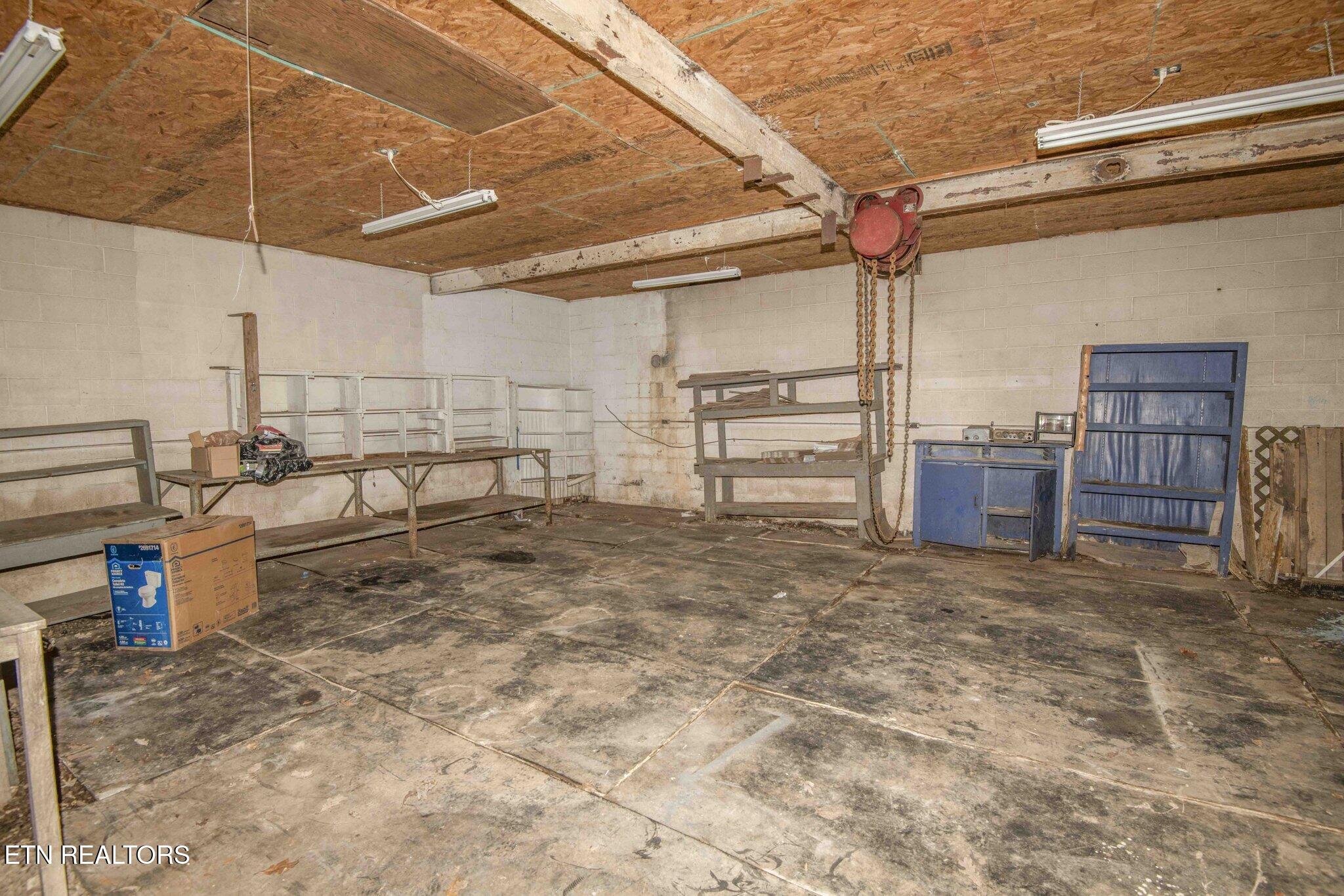 1037 Foust Carney Road Powell, TN 37849 - Photo 22 of 26 Detached Garage Workshop