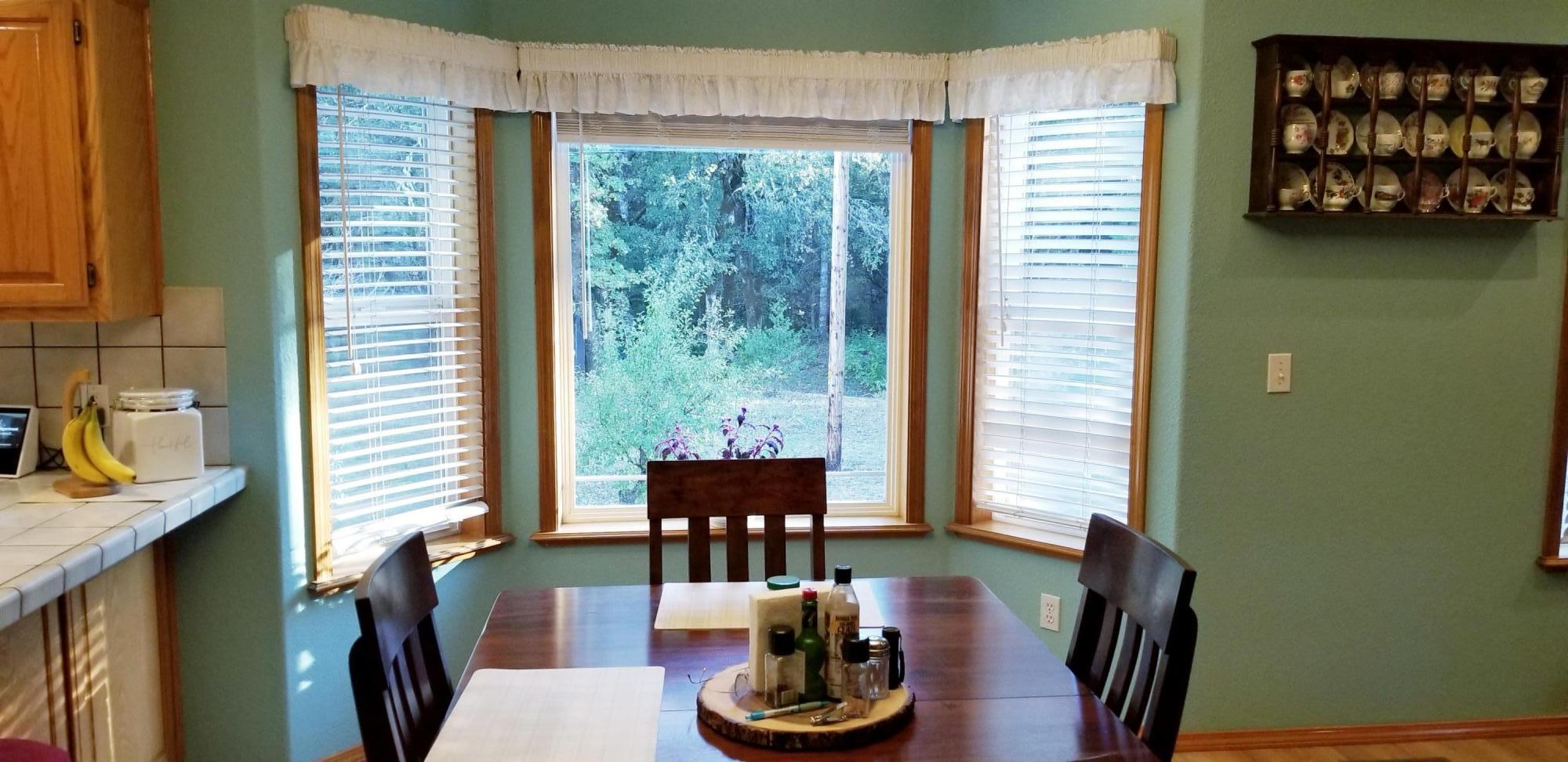 975 Waldo Road O'Brien, OR 97534 - Photo 9 of 27 9 DINING 2