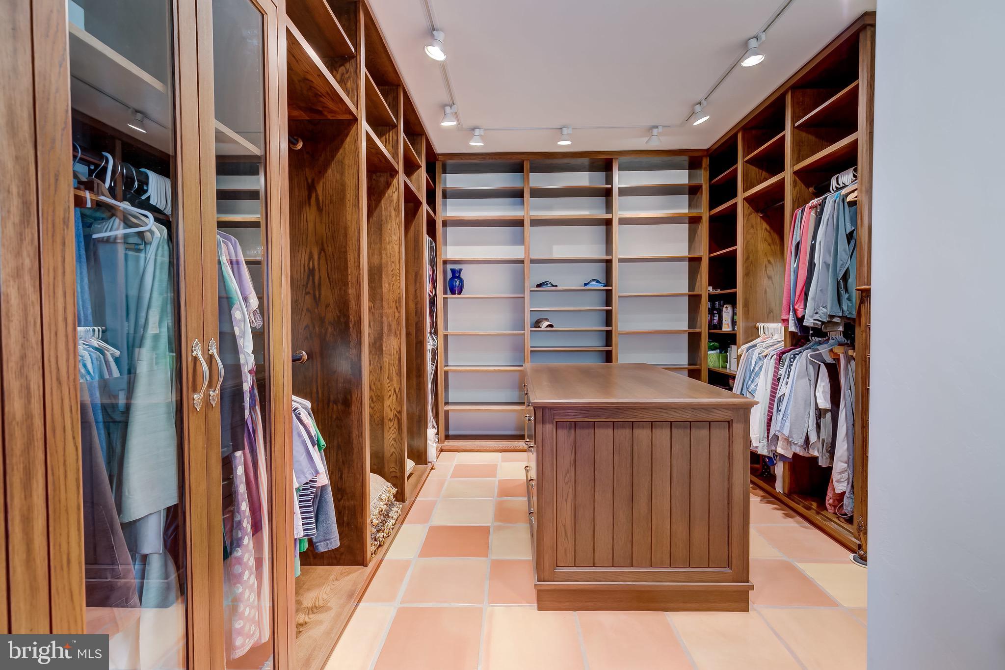 833 Londontown Road Edgewater, MD 21037 - Photo 40 of 100 Huge Custom Walk In Closet w/Dressing Island