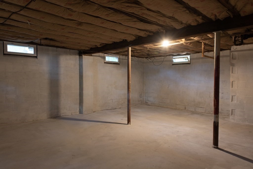 12 Spectacle Pond Road Wareham, MA 02538 - Photo 16 of 18