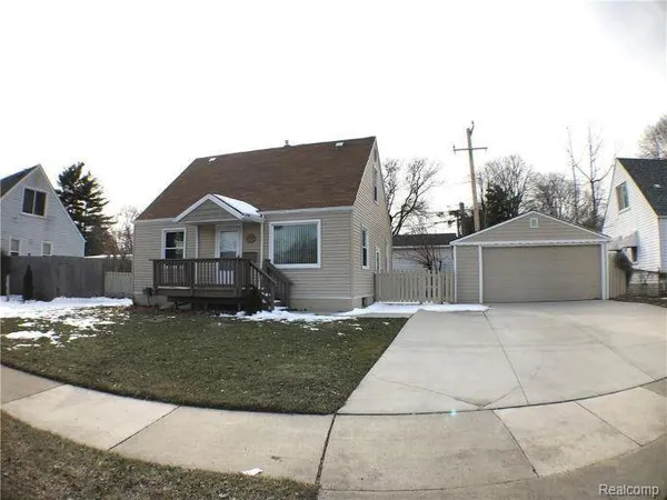 $1,750 | 1012 South Stephenson Highway, Royal Oak, MI 48067