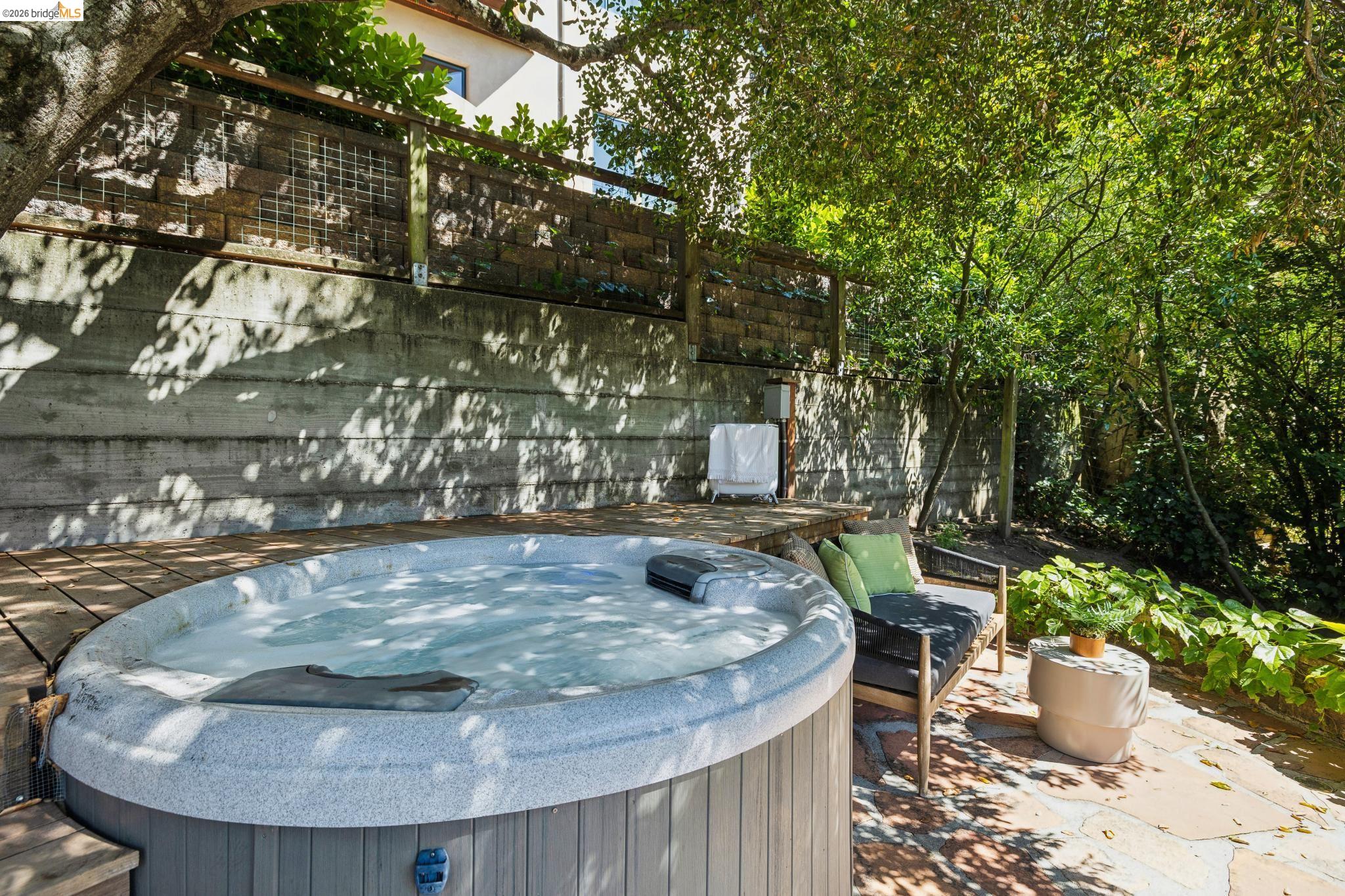 122 Vicente Road Berkeley, CA 94705 - Photo 27 of 51