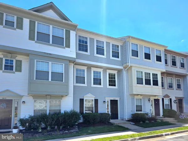 $2,600 | 3643 Crosswater Court, Woodbridge, VA 22192