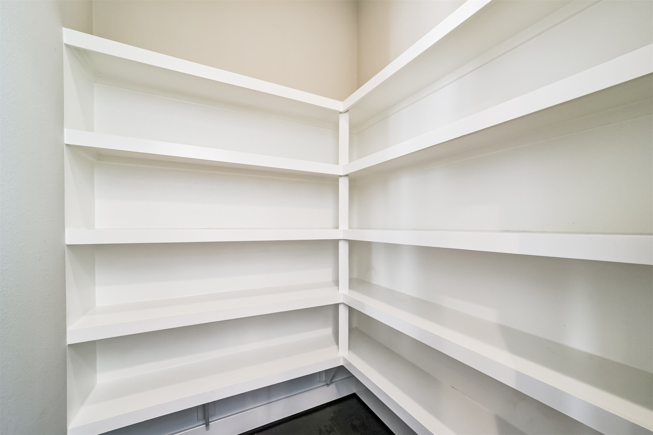 10806 Warwana Road, Unit G Houston, TX 77043 - Photo 19 of 41 Gallery Image 19