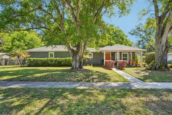 $849,000 | 327 South Lakeview Avenue, Winter Garden, FL 34787