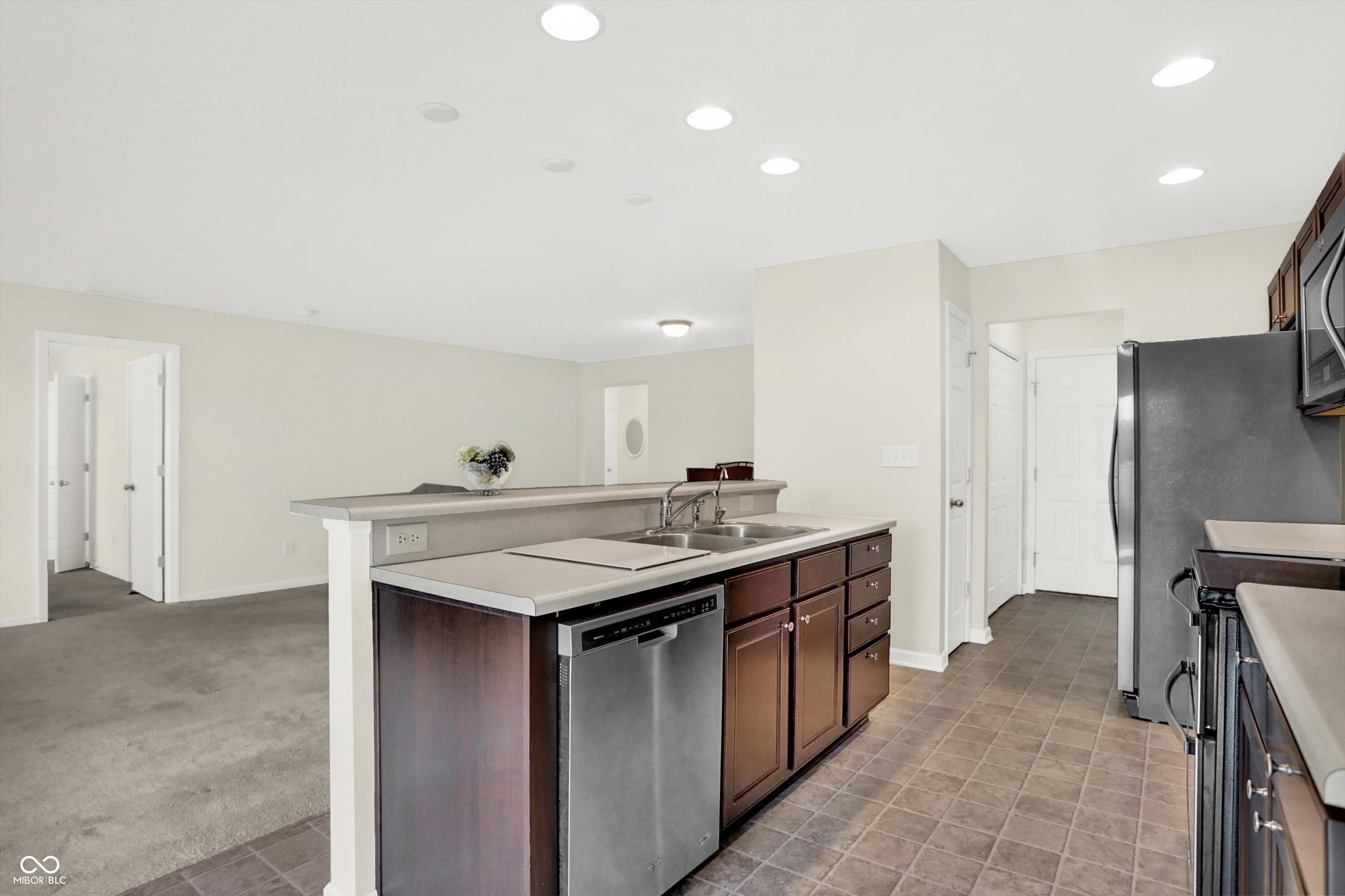 6103 Pebblebrooke Road Whitestown, IN 46075 - Photo 12 of 34