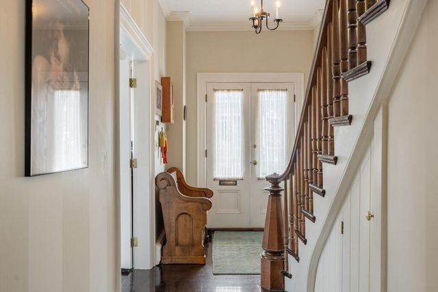 a view of an entryway with livingroom and furniture