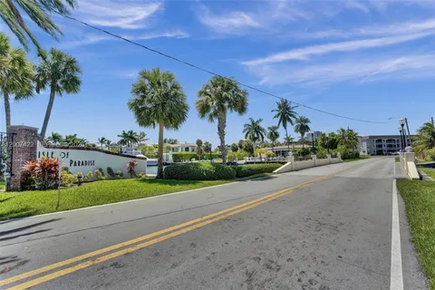 $229,900 | 455 Paradise Isle Boulevard, Unit 104, Hallandale Beach, FL 33009