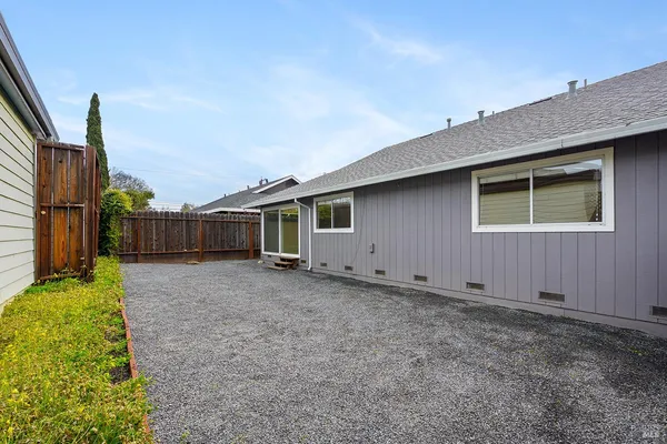 $1,495,000 | 431-433 University Street, Healdsburg, CA 95448