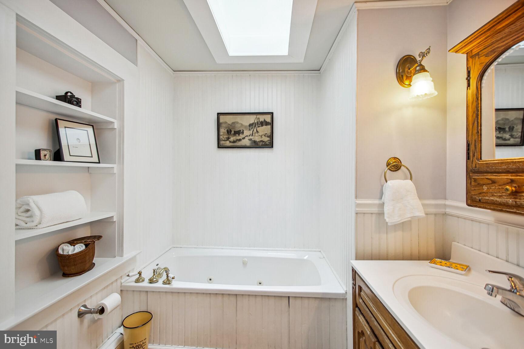 6364 McKendree Road Dunkirk, MD 20754 - Photo 29 of 43 Upper Full bath