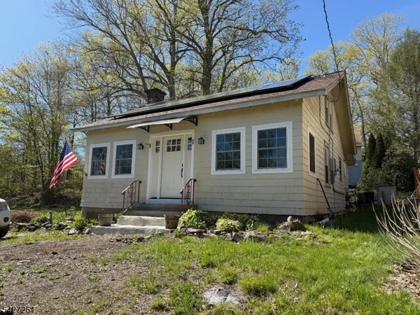 $380,000 | 29 Lakeside Road, West Milford, NJ 07421