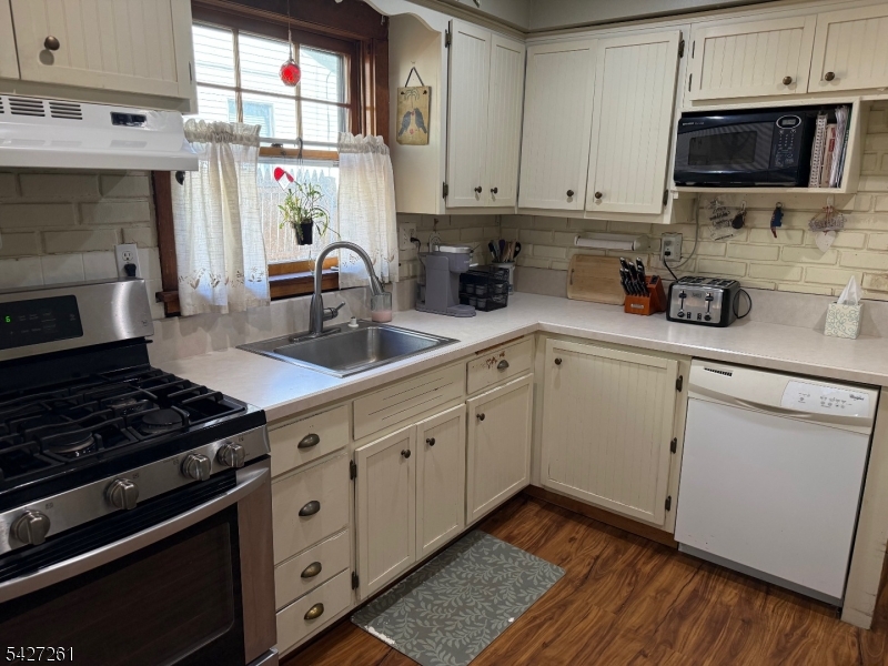 29 Lakeside Road West Milford, NJ 07421 - Photo 14 of 42