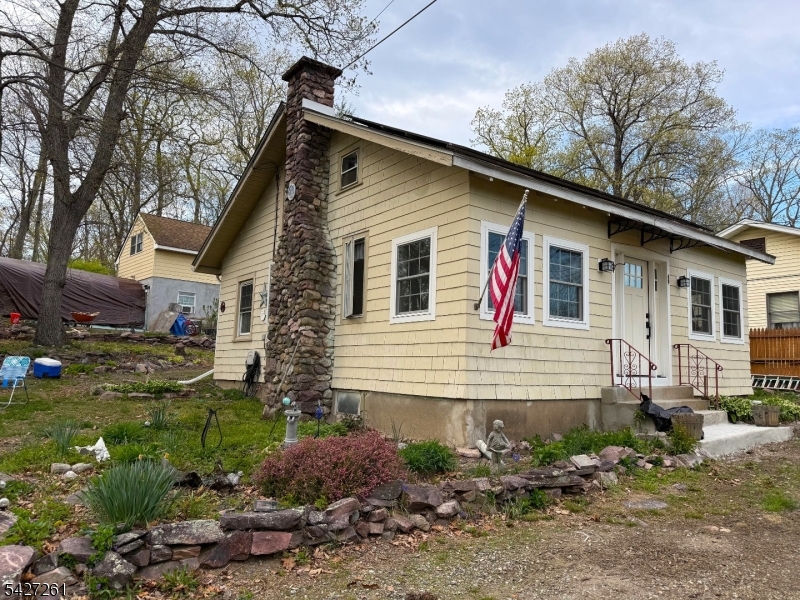 29 Lakeside Road West Milford, NJ 07421 - Photo 2 of 42