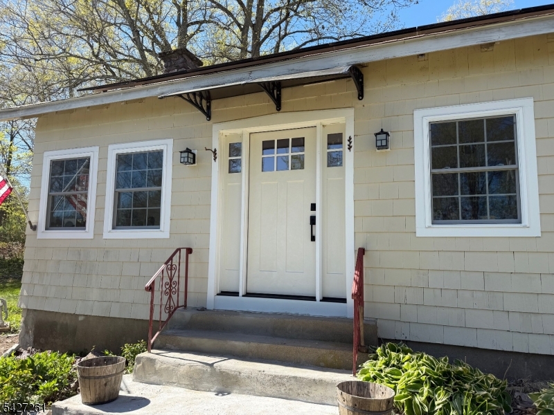 29 Lakeside Road West Milford, NJ 07421 - Photo 3 of 42