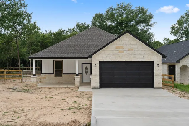 $340,000 | 24696 Wicklow Road, Hempstead, TX 77445