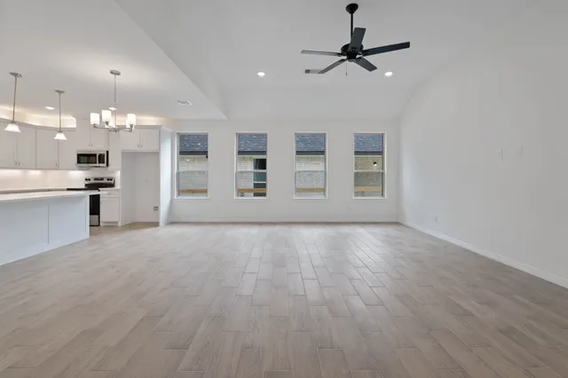 $340,000 | 24696 Wicklow Road, Hempstead, TX 77445