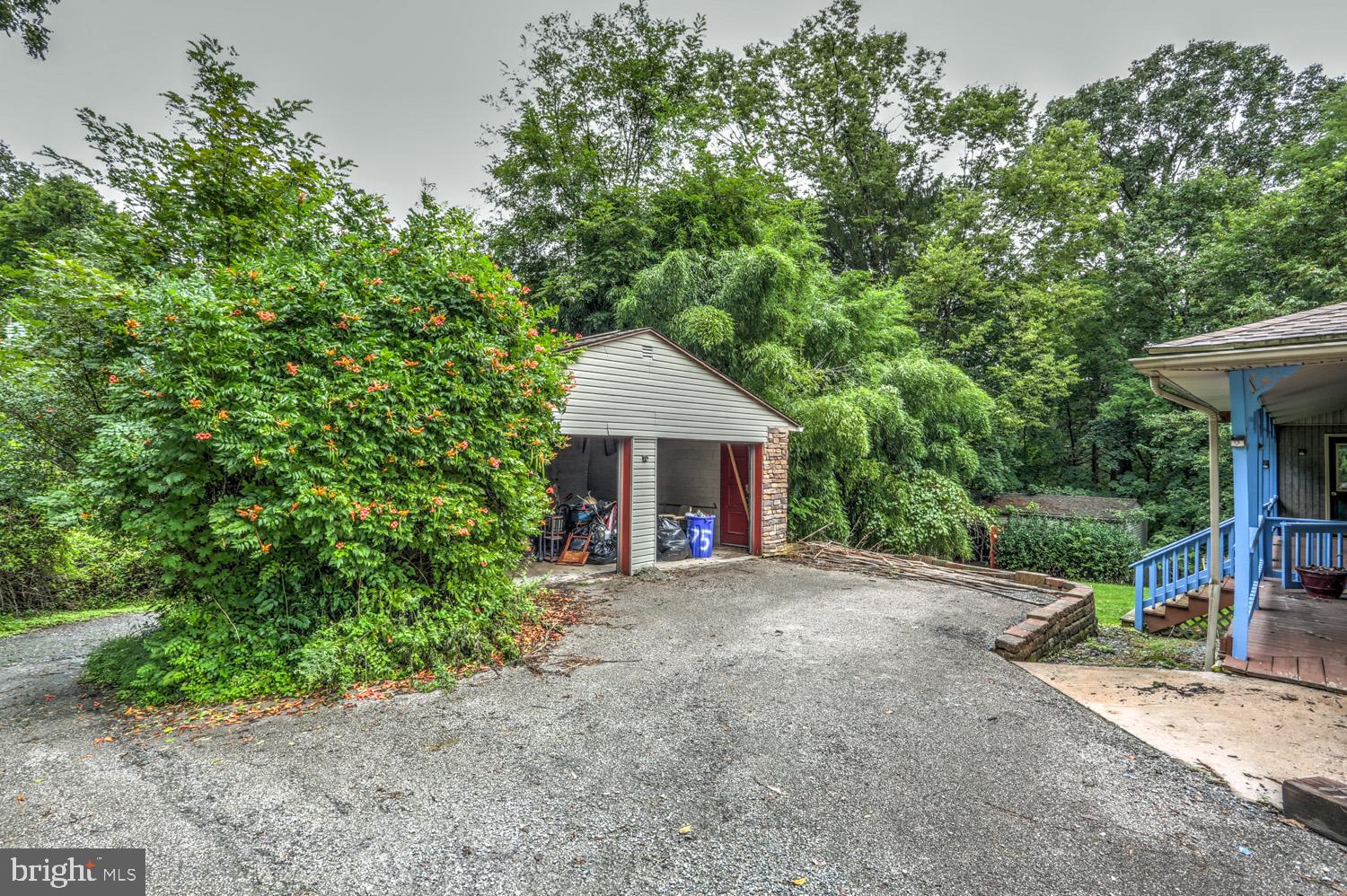1675 Conewago Creek Road Manchester, PA 17345 - Photo 20 of 28 2 car garage