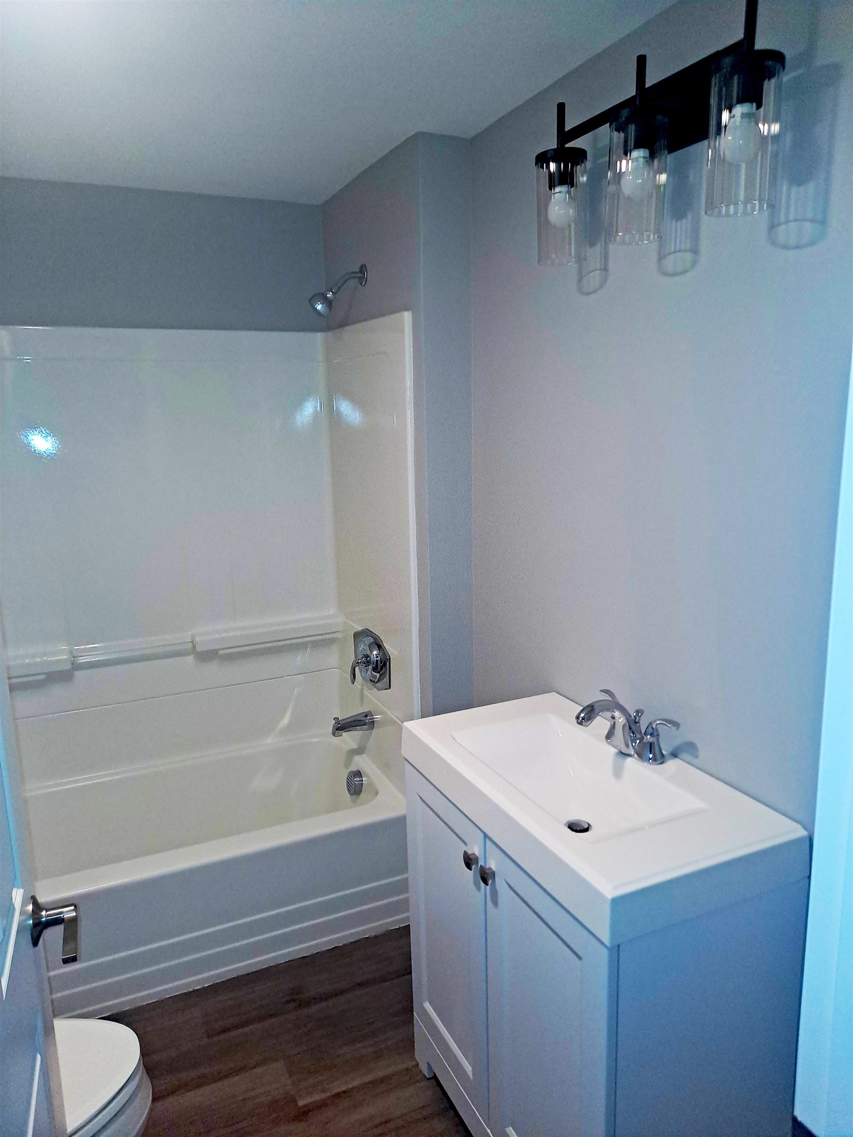 110 Mammoth Road Hooksett, NH 03106 - Photo 5 of 14