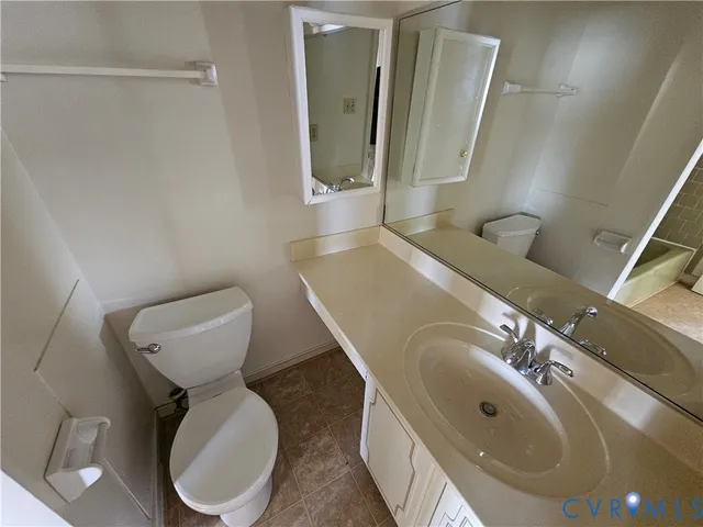 a bathroom with a tub